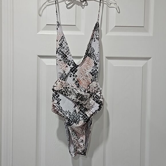 SHEIN Swimsuit - Picture 1 of 3